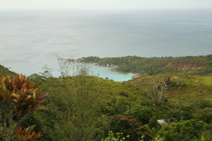 Aussicht von Zimbabwe auf Anse Lazio.jpg